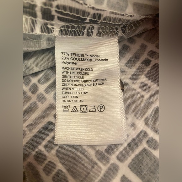 Tommy Bahama Men’s Coconut Point Pebble Tiles Fog Grey Button Shirt Size Small - Picture 9 of 11